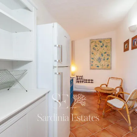 Sandalia - 10m To The Βίλα